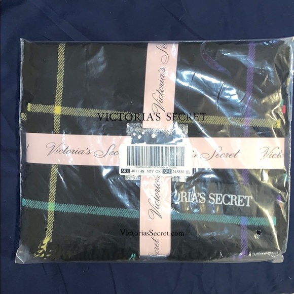💜Victoria’s Secret Rainbow Check Scarf💜 - Picture 3 of 6